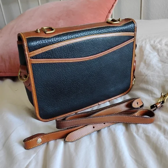 Dooney and Bourke vintage small bookbag - Picture 3 of 5